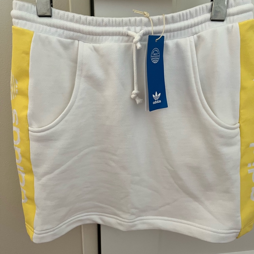 Ladies adidas white fleece logo skirt nwt